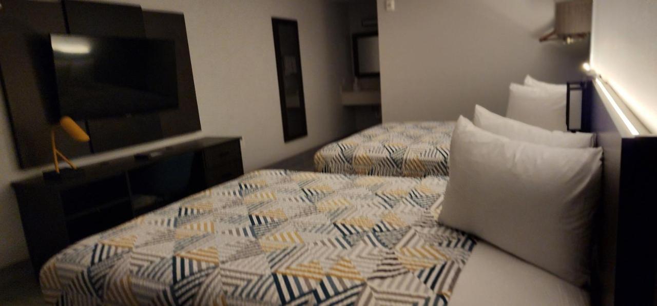 6 Tx Hotel 2*